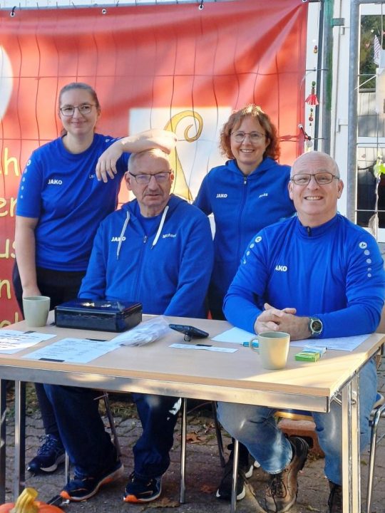 Helfende Hände auf dem 2. Kürbisturnier